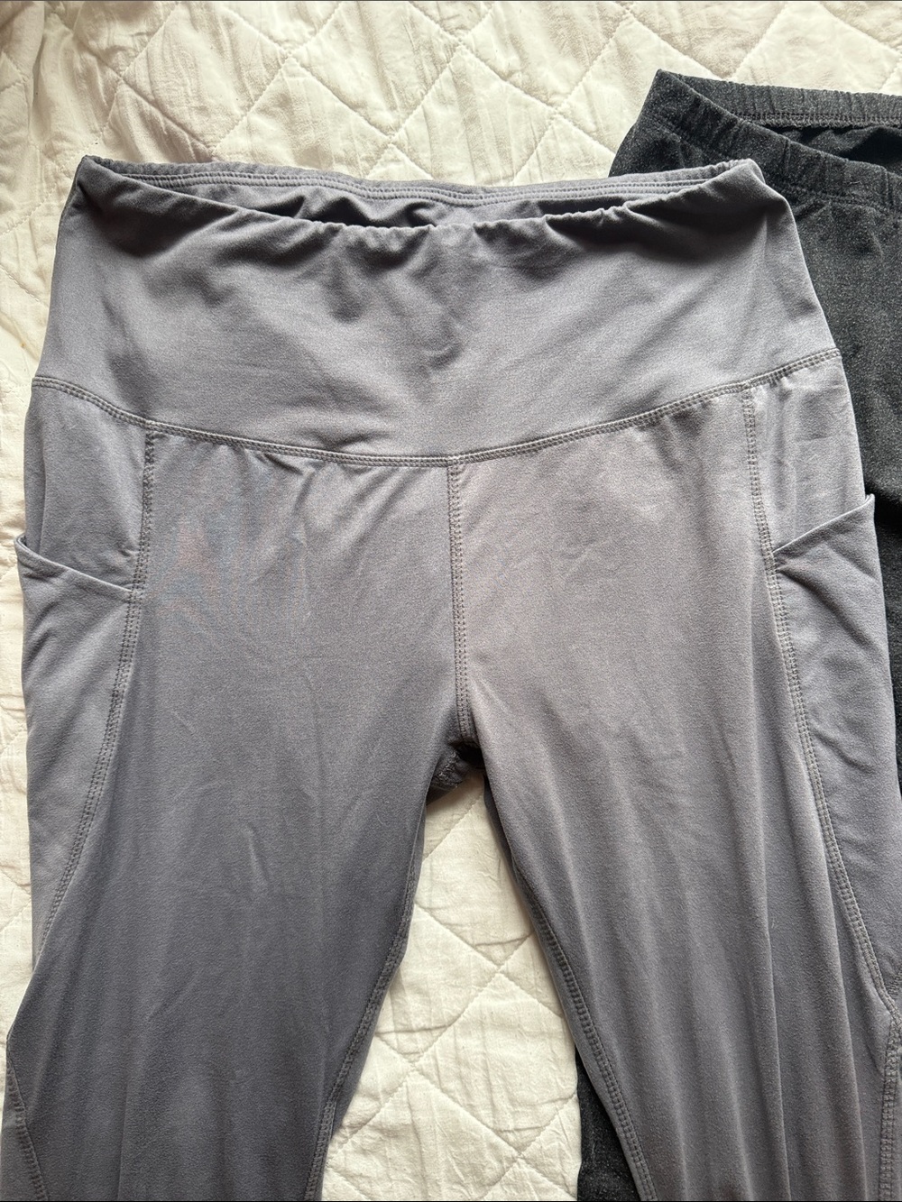 Lot of XL Leggings - Picture 6 of 7